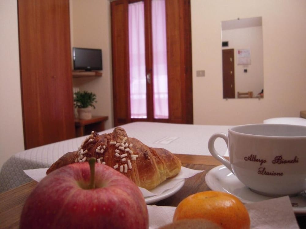 ALBERGO BIANCHI STAZIONE 26/50