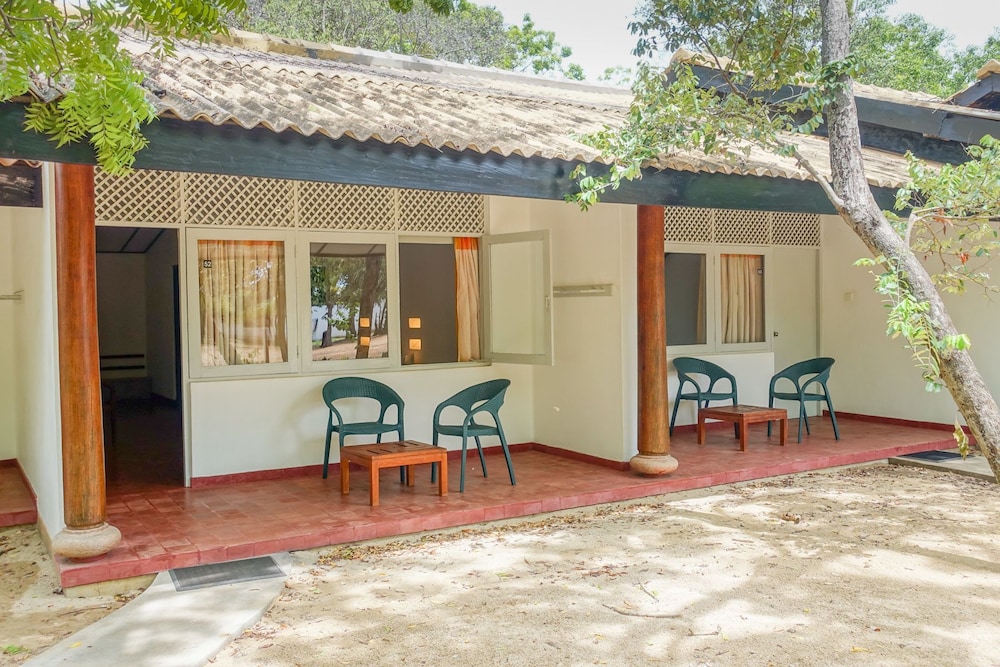Nilaveli Beach Hotel 1/50