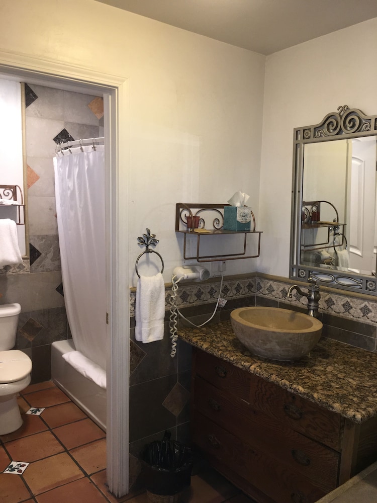 Chantico Inn 70/70