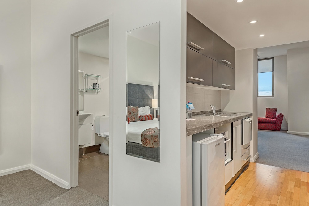Mantra One Sandy Bay Road Hobart 40/64