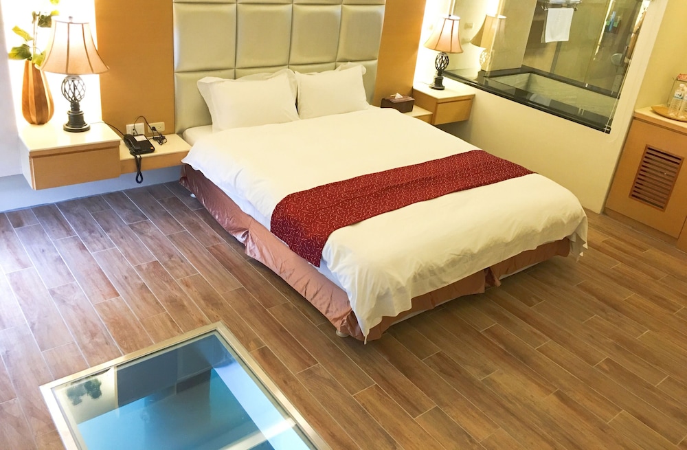 River Forest Resort Hotel 20/76