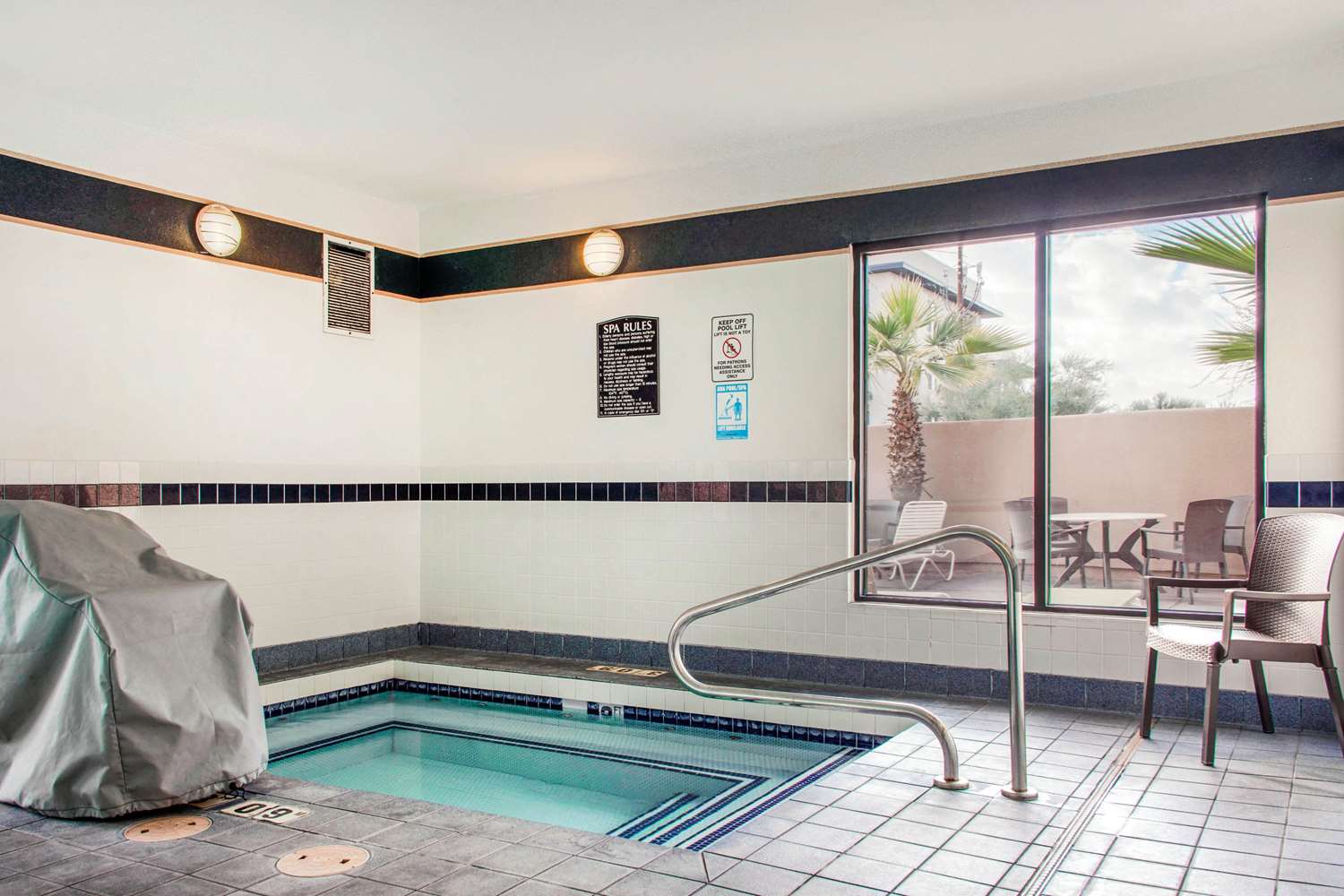 Fairfield Inn & Suites by Marriott Scottsdale Old Town 6/14
