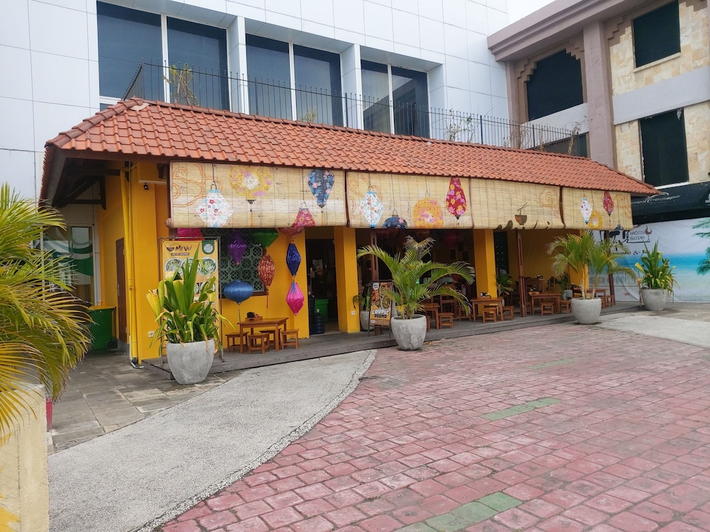 Radha Bali Hotel 62/70