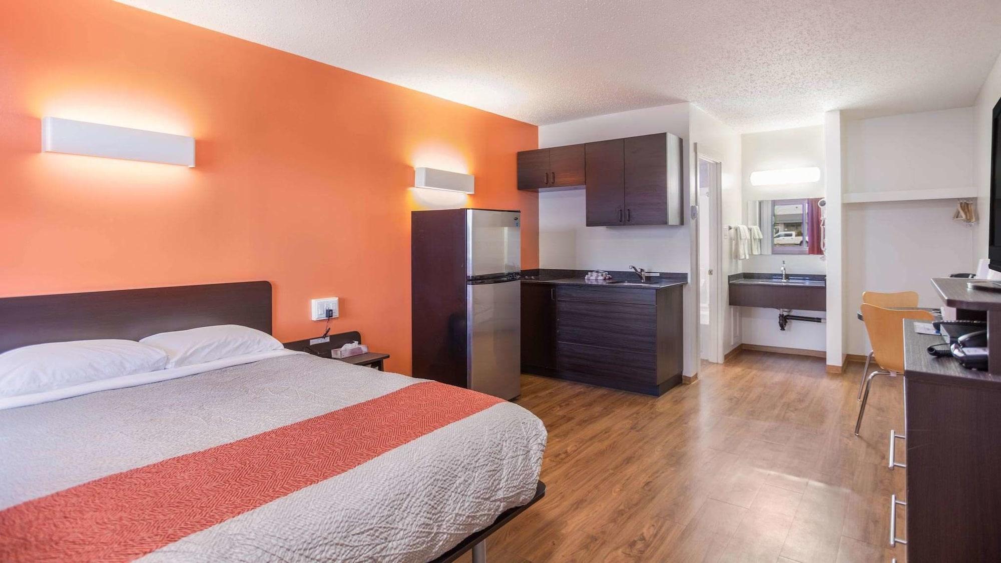 Motel 6 Camrose, AB 9/25