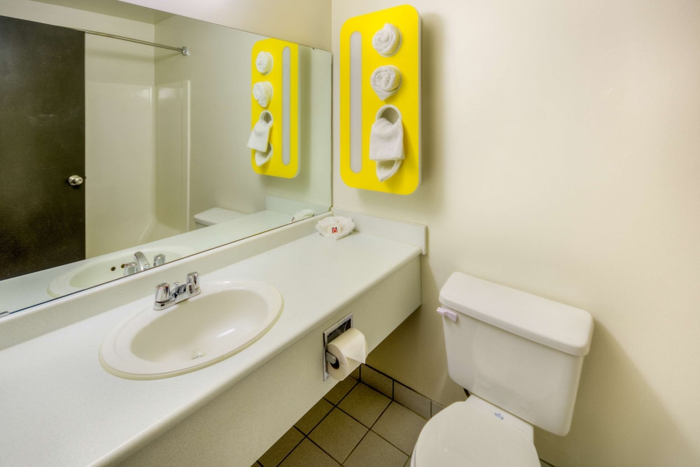 Motel6 Regina, SK 56/62