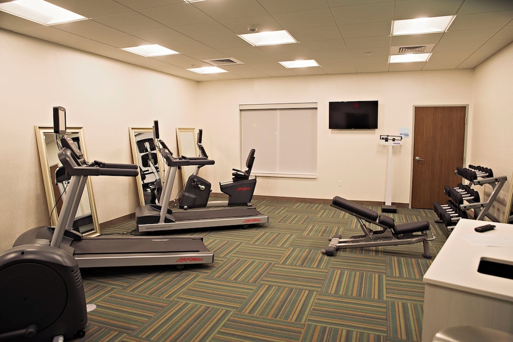 Holiday Inn Express Suites Rantoul 50/76