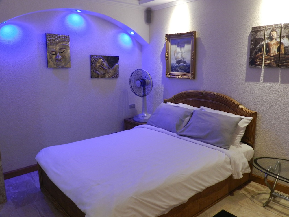 Alex Group Jomtien Plaza Condotel 15/50