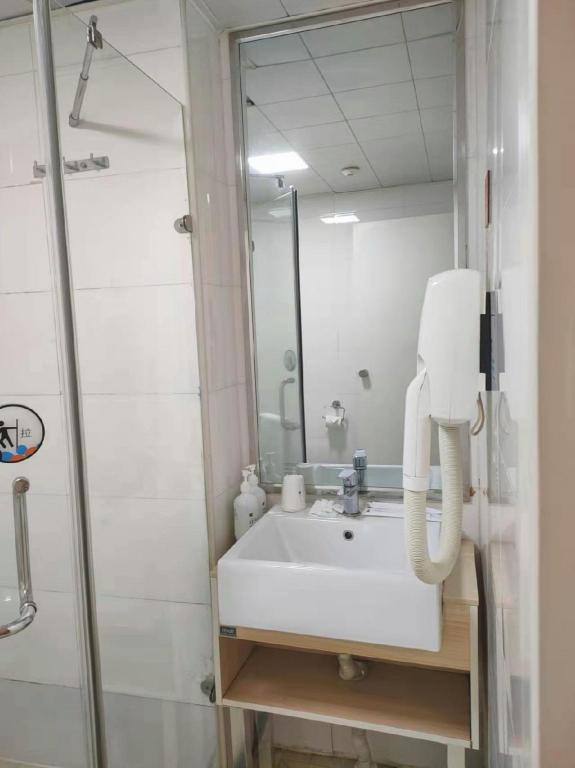 7 Days Inn (Fuzhou Tatou Road) 48/50