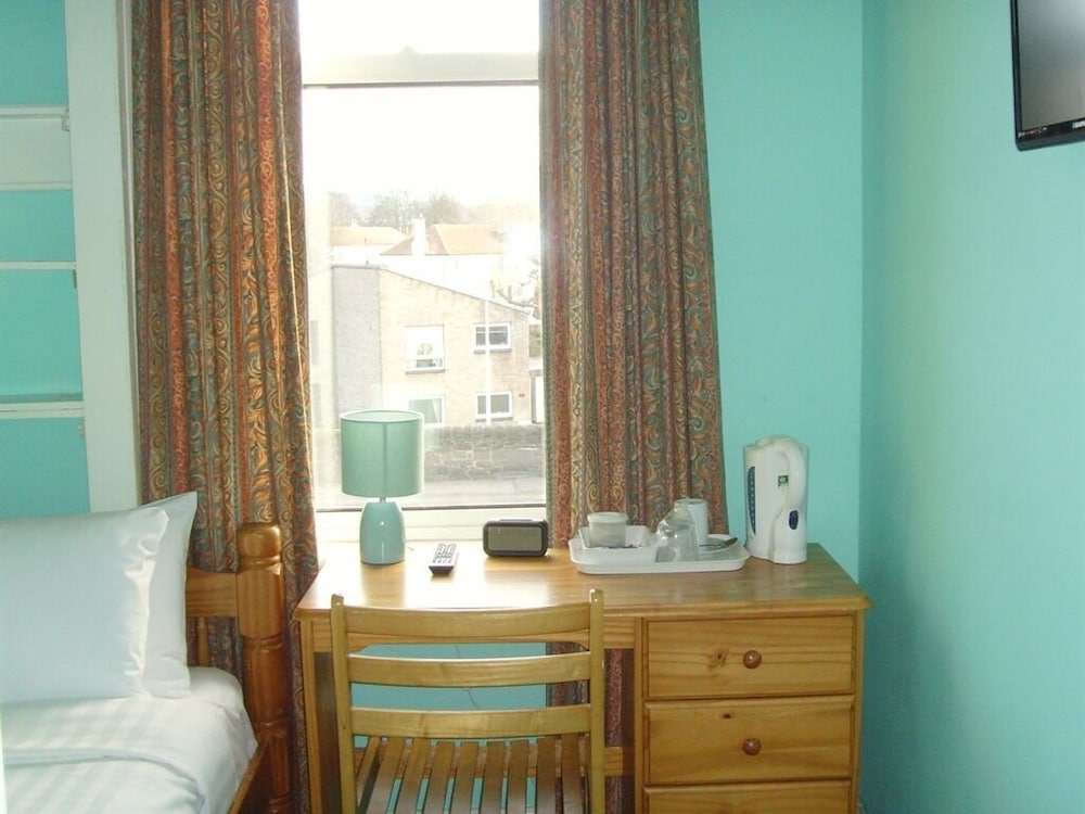 ROOM, SINGLE, SHARED BATHROOM, JETTED TUB