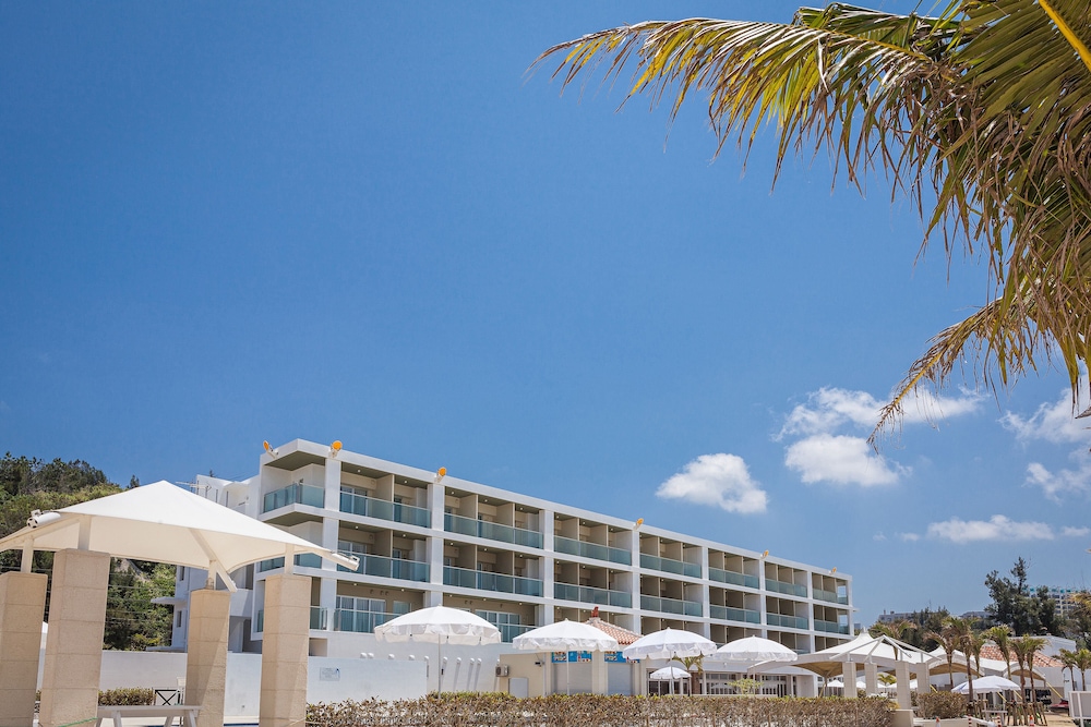 OKINAWA KARIYUSHI LCH.RESORT on The Beach 6/50
