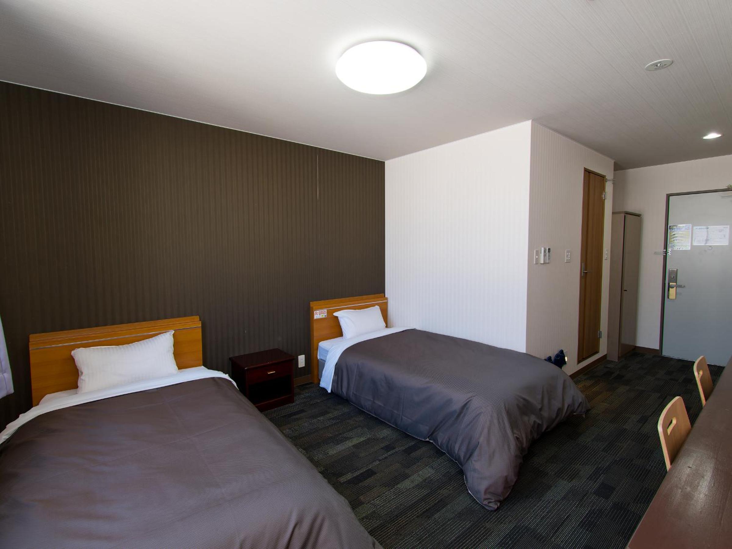 Room, Twin Beds