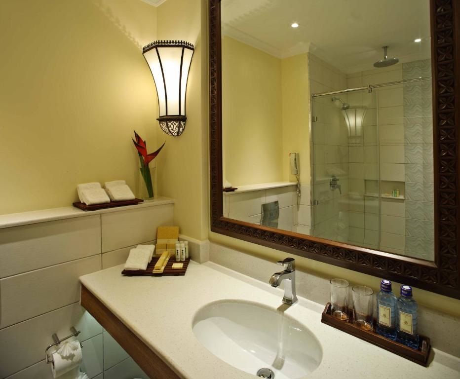 غرفة بسرير مزدوج بإطلالة على الحديقة، Sarova Whitesands Beach Resort and Spa 4/4