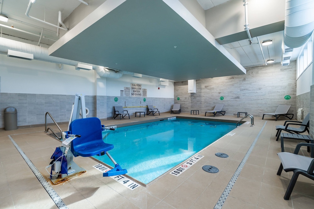 Courtyard By Marriott Burlington 3/47