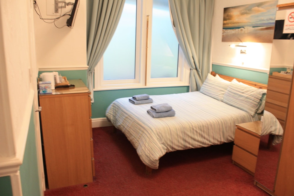 The Meltham Guest House 16/29