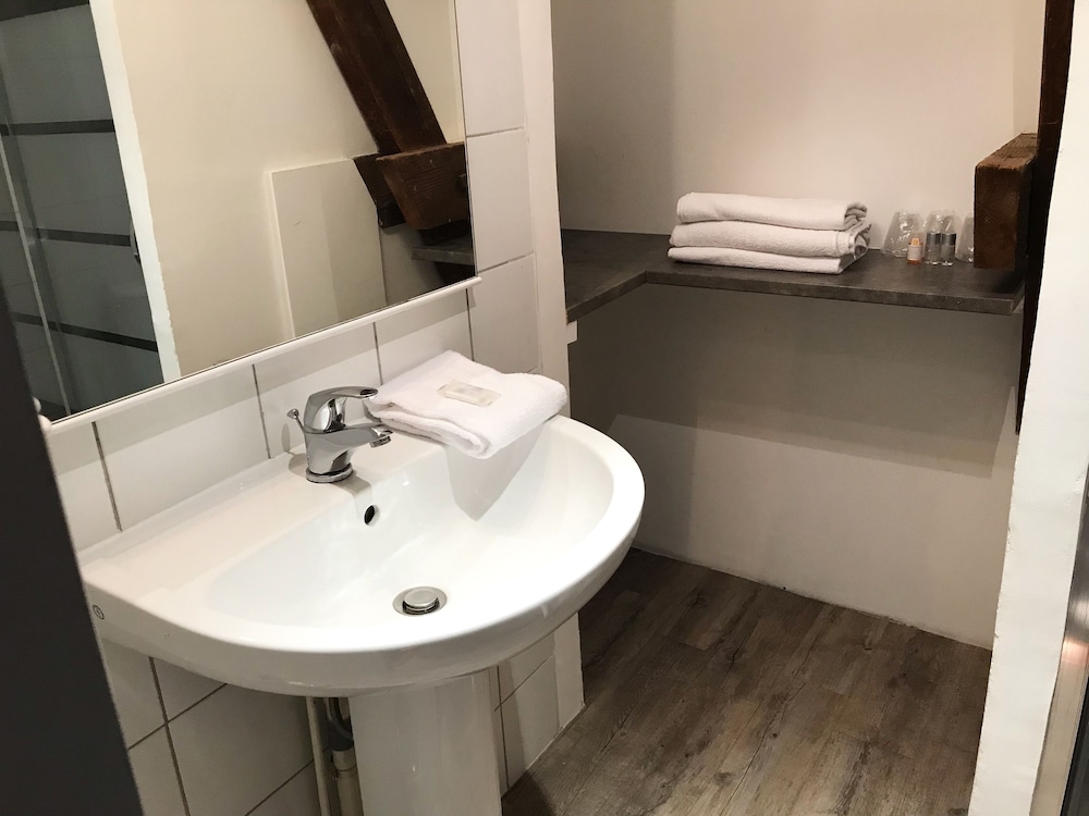 Brit Hotel Aux Sacres - Reims Centre 44/51