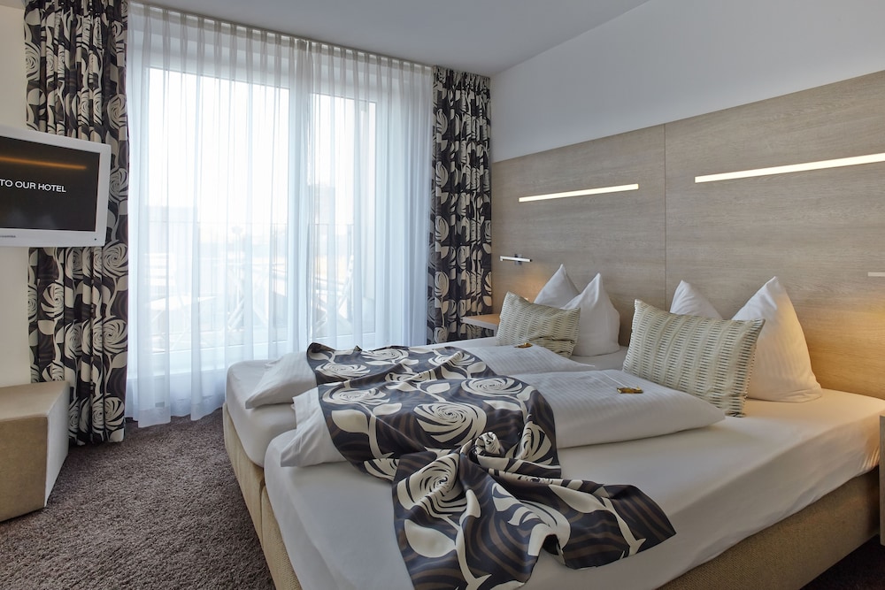 Hotel Demas City 27/72