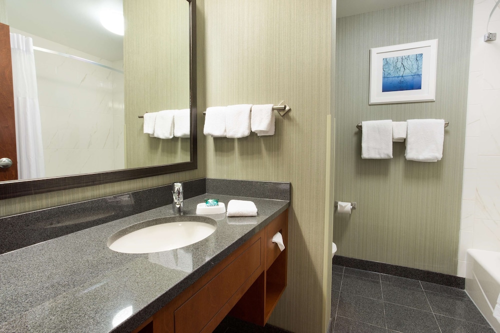 Drury Inn and Suites Burlington 44/44