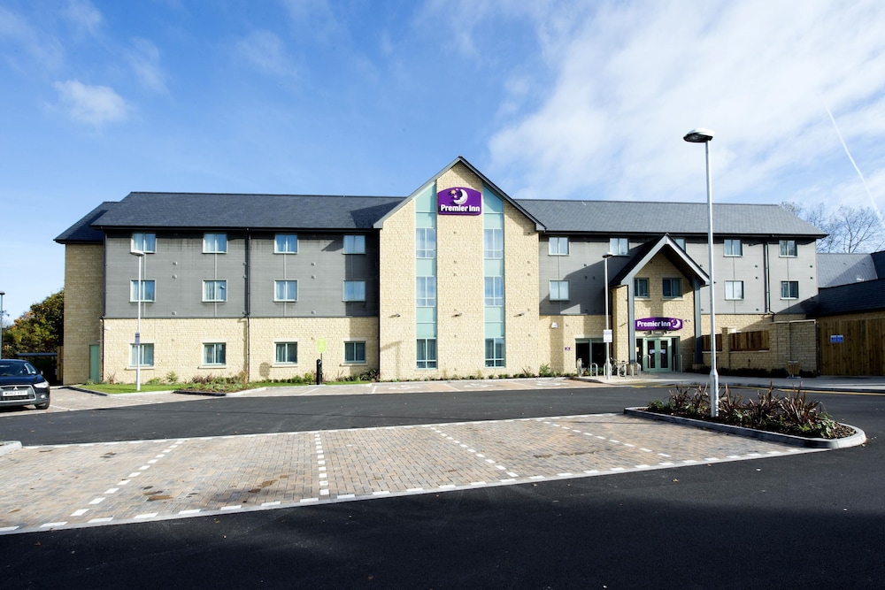 Premier Inn Cirencester Town Centre 50/57