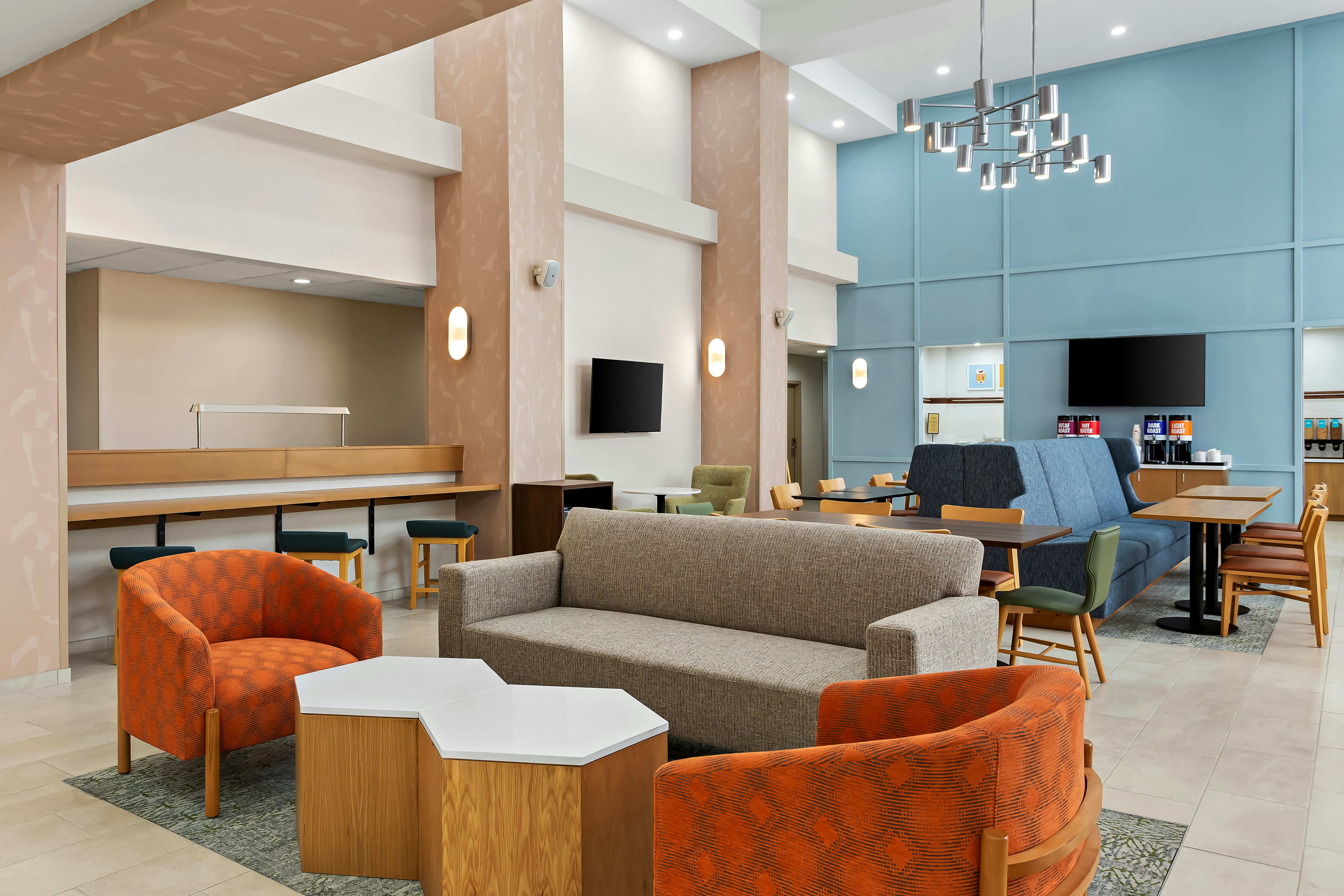 Hampton Inn Suites Bolingbrook 27/48