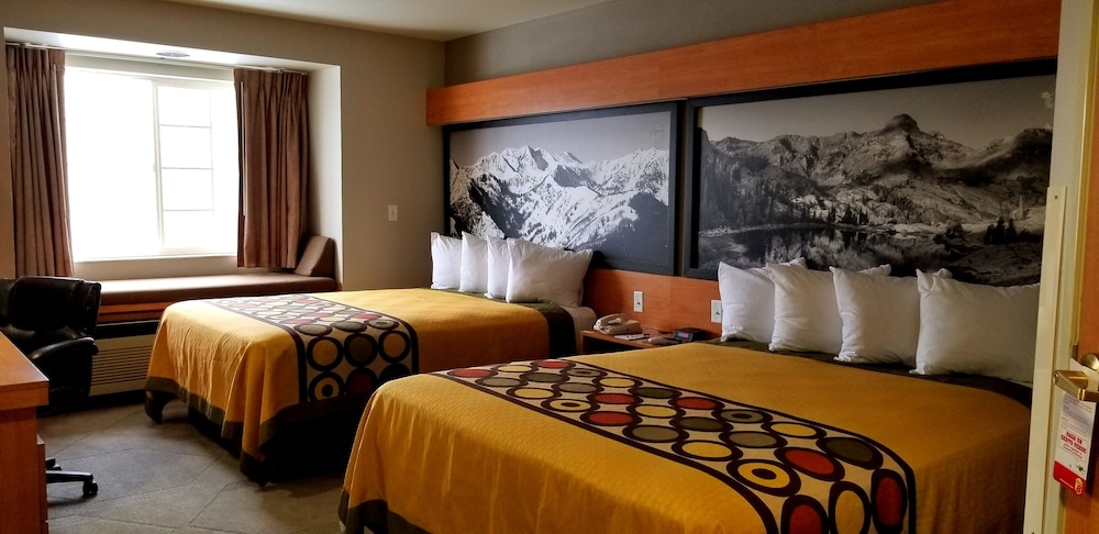 Royal Inn Midvale 19/49