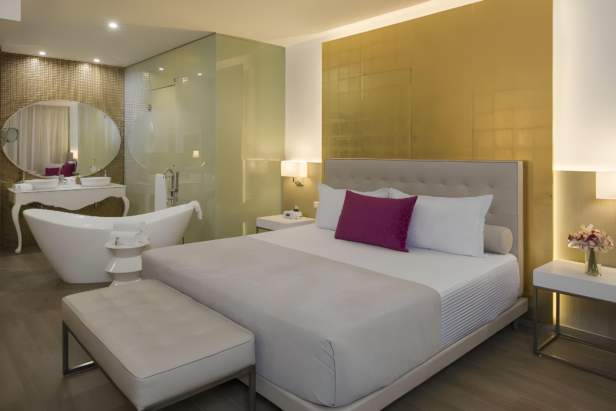 Swim Out, Platinum, Deluxe, Double Bed