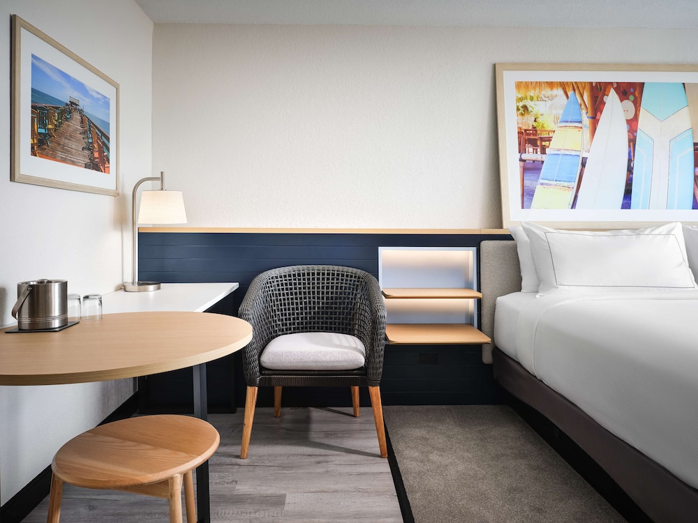 Hilton Garden Inn Cocoa Beach Oceanfront 18/79