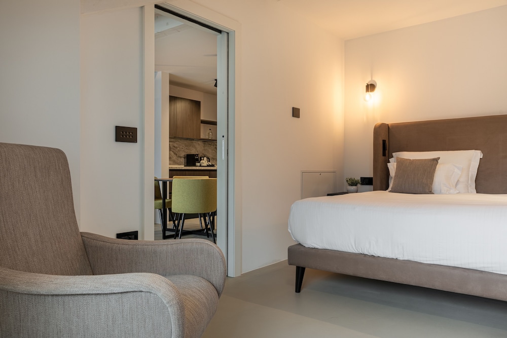 EXCLUSIVE, APARTMENT