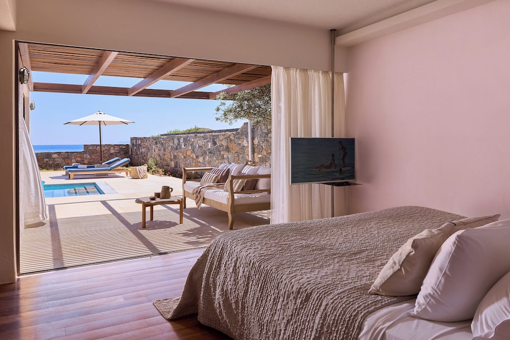 Club, Suite, King Bed, Sea Front, Sofa, Private Pool