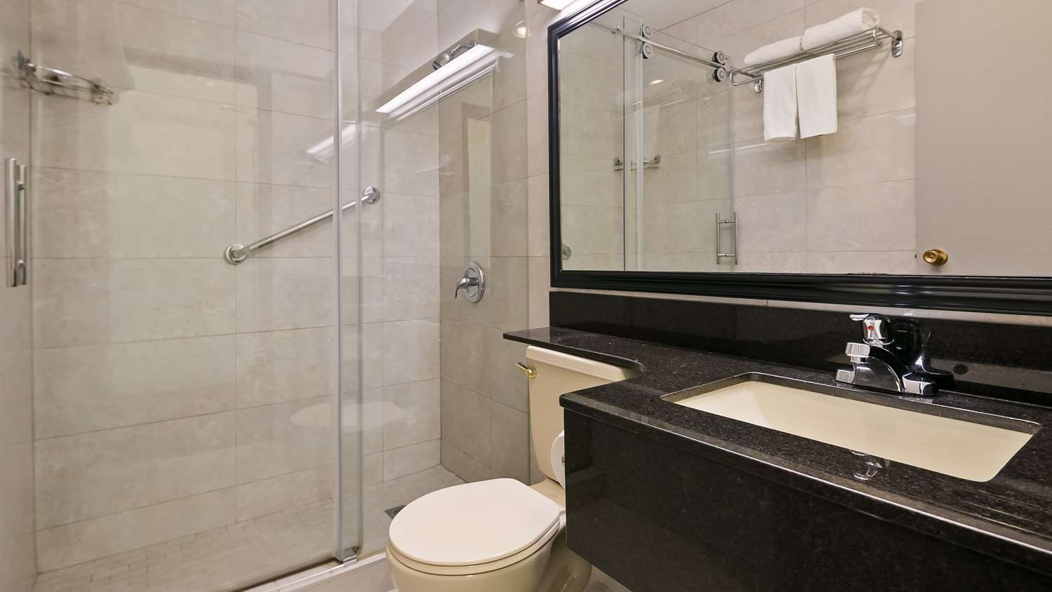 Best Western Airport Inn Calgary 29/30