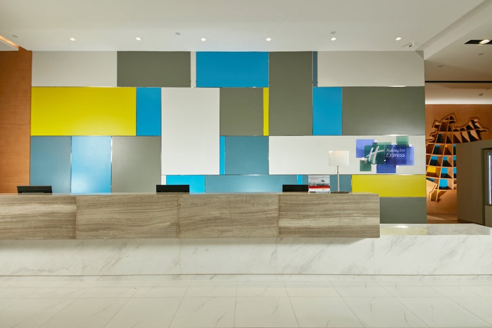 HOLIDAY INN EXPRESS LESHAN CITY SQUARE 5/43