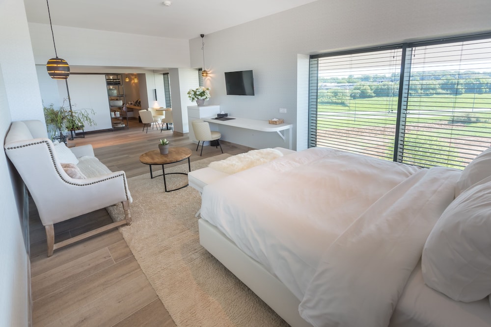 Luxury, Suite, King Bed, 2 Bunk Beds, Sauna