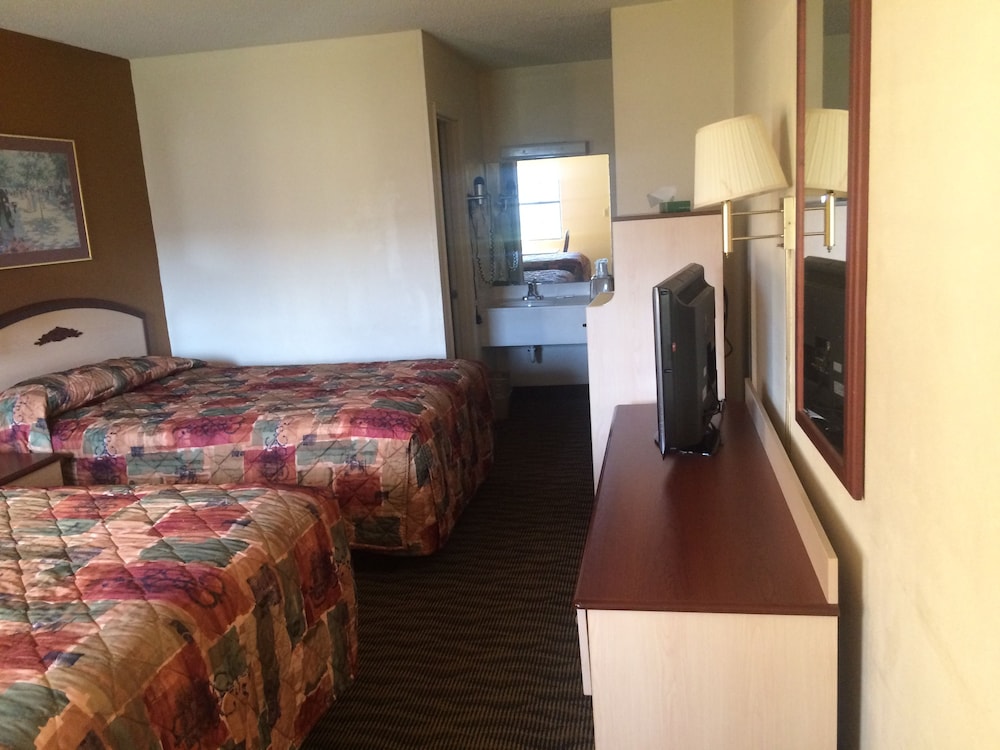 Budget Inn Talladega 20/61