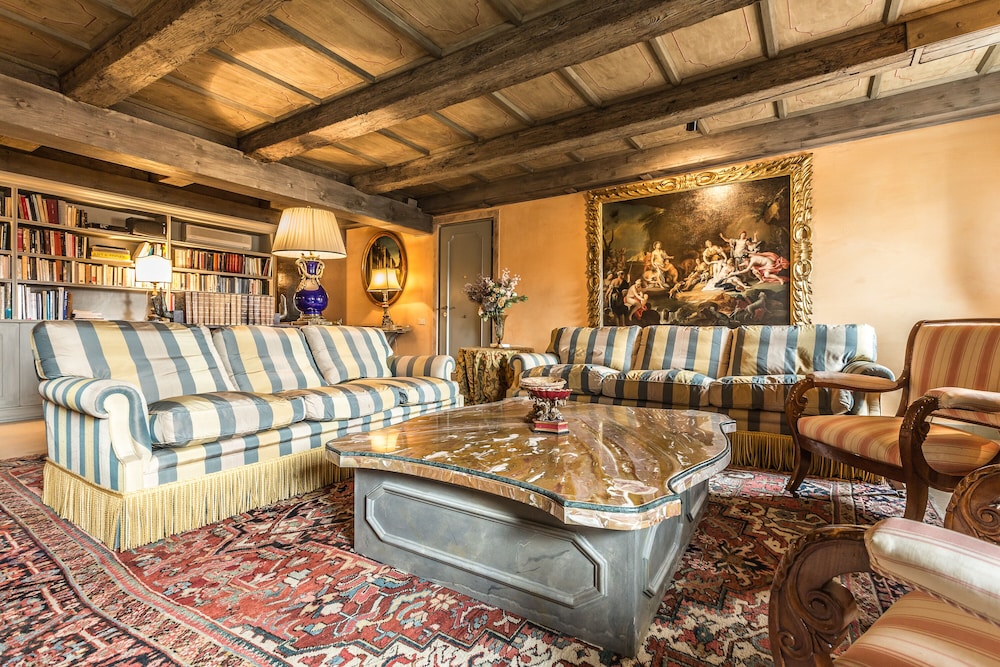 The Venetian Penthouse 12/24