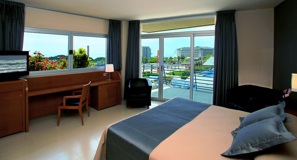 Aqua Hotel Onabrava 29/71