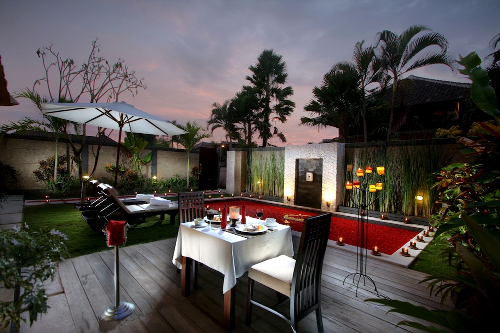 Bali Rich Luxury Villa 14/42