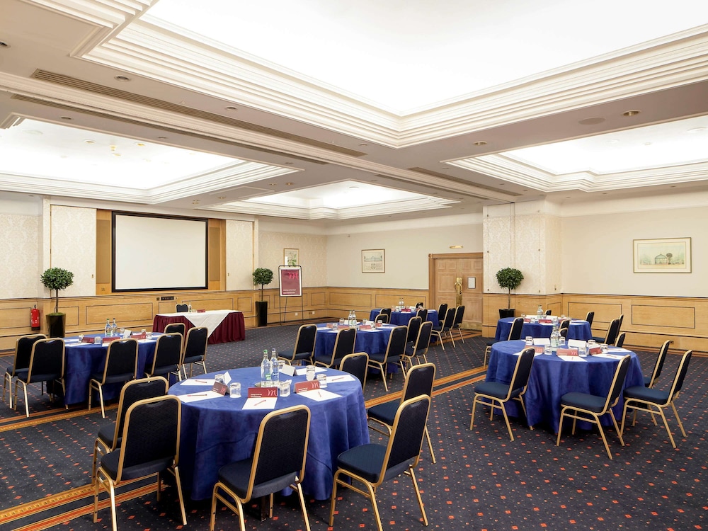 MERCURE YORK FAIRFIELD MANOR HOTEL 59/74
