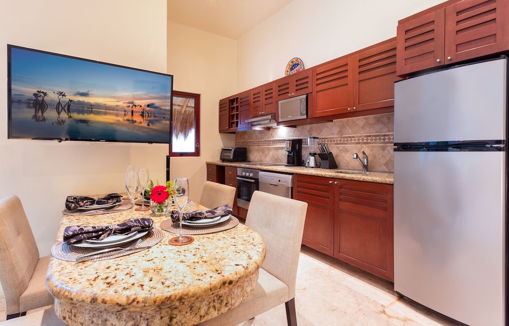 Maya Villa Condo Hotel Beach Club 40/49