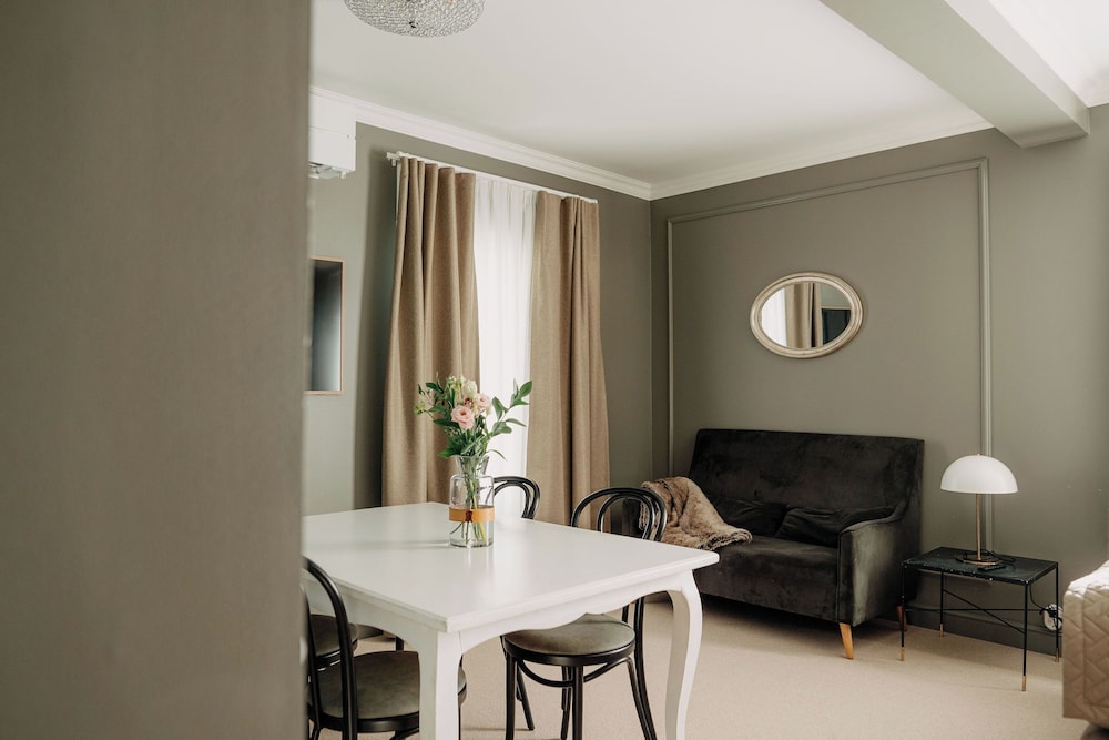 Lillan Hotel Café Butik 30/50