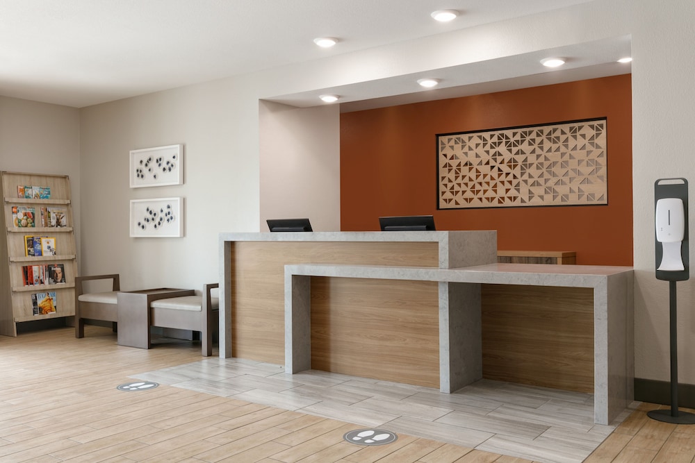 Candlewood Suites Springfield, an IHG Hotel 8/47
