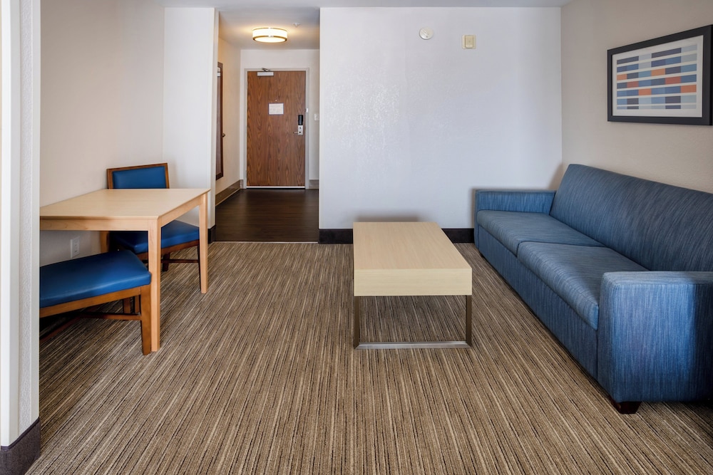 Holiday Inn Express Hotel And Suites Salisbury Delmar 41/68