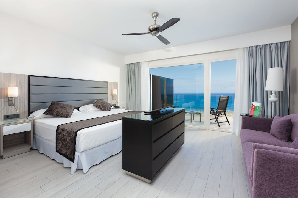 Junior Suite, King Bed, Sea View, Adult Only, Balcony