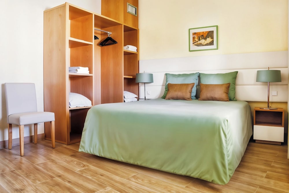 2 BEDROOMS, APARTMENT