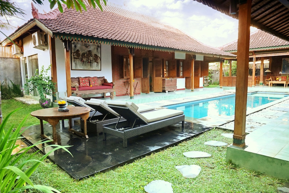 VILLA BERAWA BALI 5/77