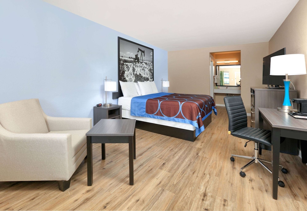 Super 8 by Wyndham Victoria TX 13/20