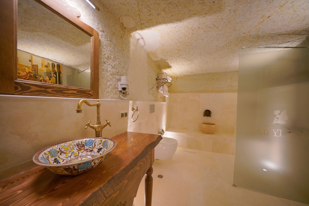 استوديو جونيور بسرير كينج، FAIRYLAND CAVE HOTEL 2/3