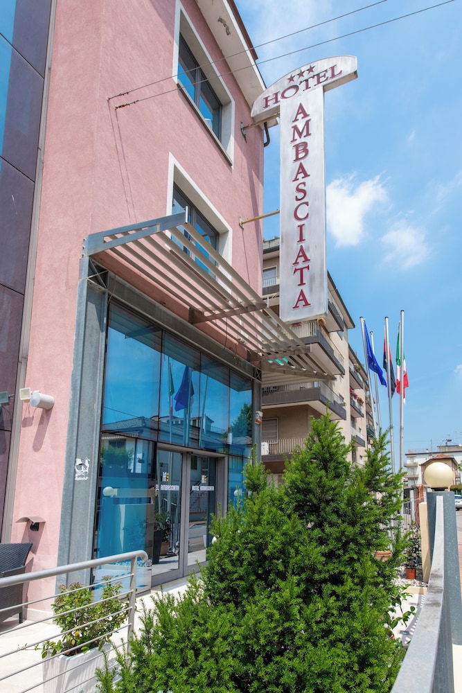 Ambasciata 4/37