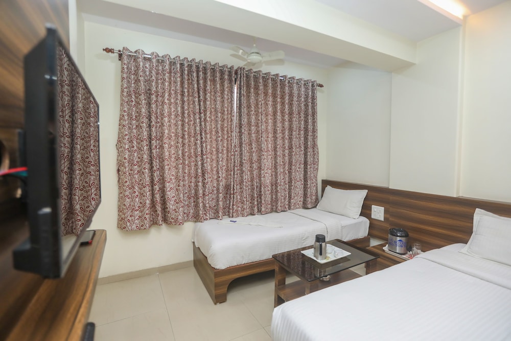 Hotel Midtown Andheri 22/34