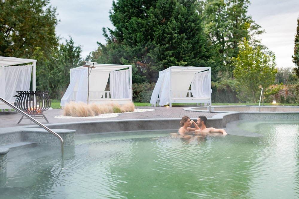 SPIRIT HOTEL THERMAL SPA 38/42