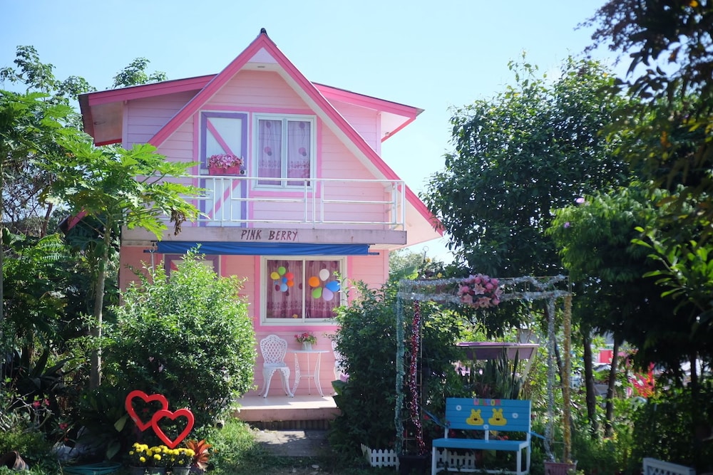 A Houses Homestay 7/90