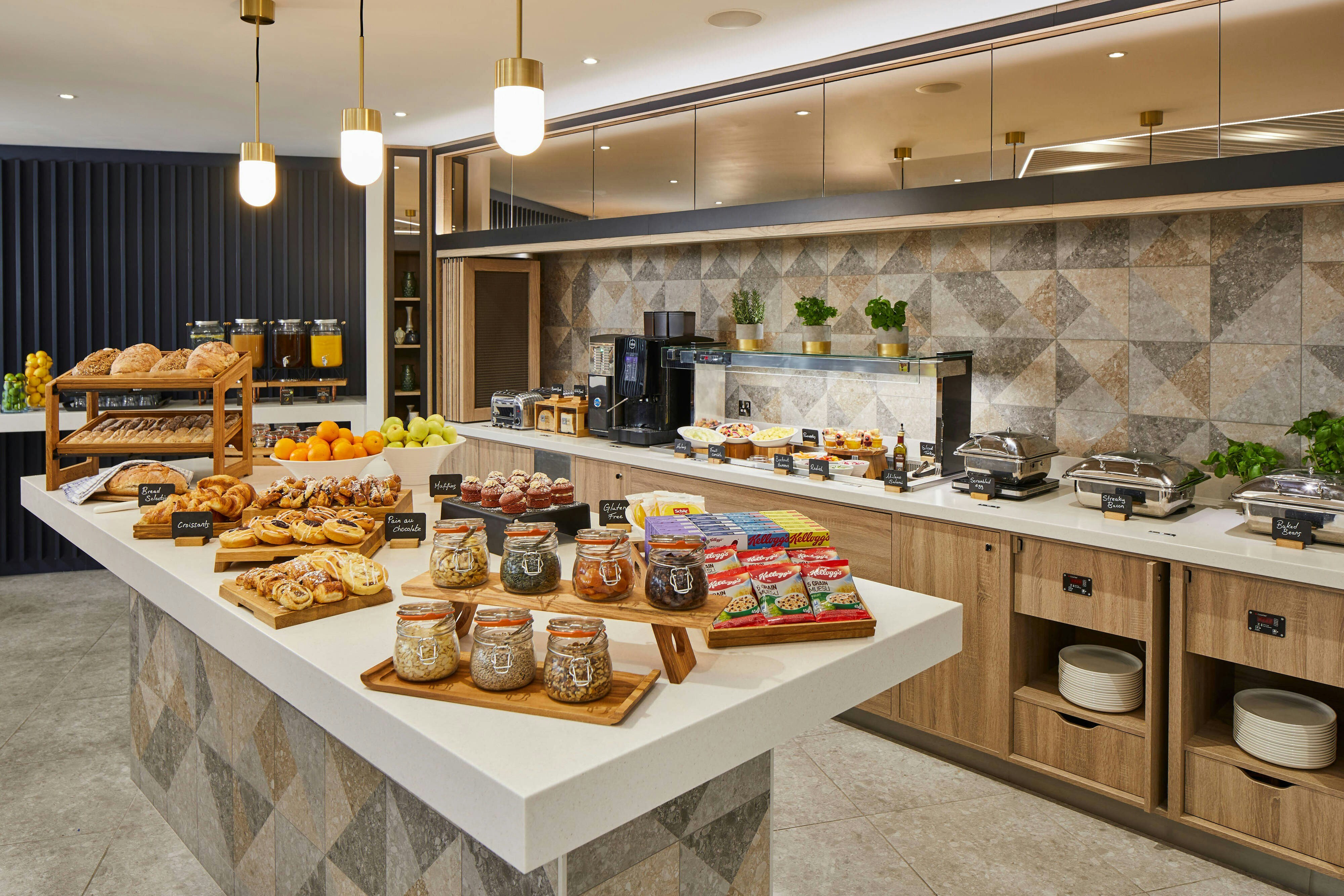 Courtyard by Marriott London City Airport 12/18